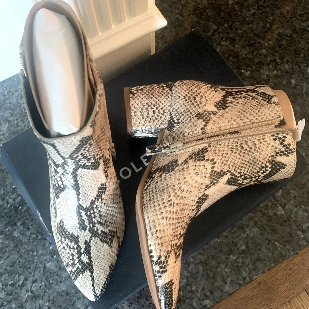*NEW* Cole Haan leather Snake skin print double zipper bootie size 7.5B - Picture 5 of 5